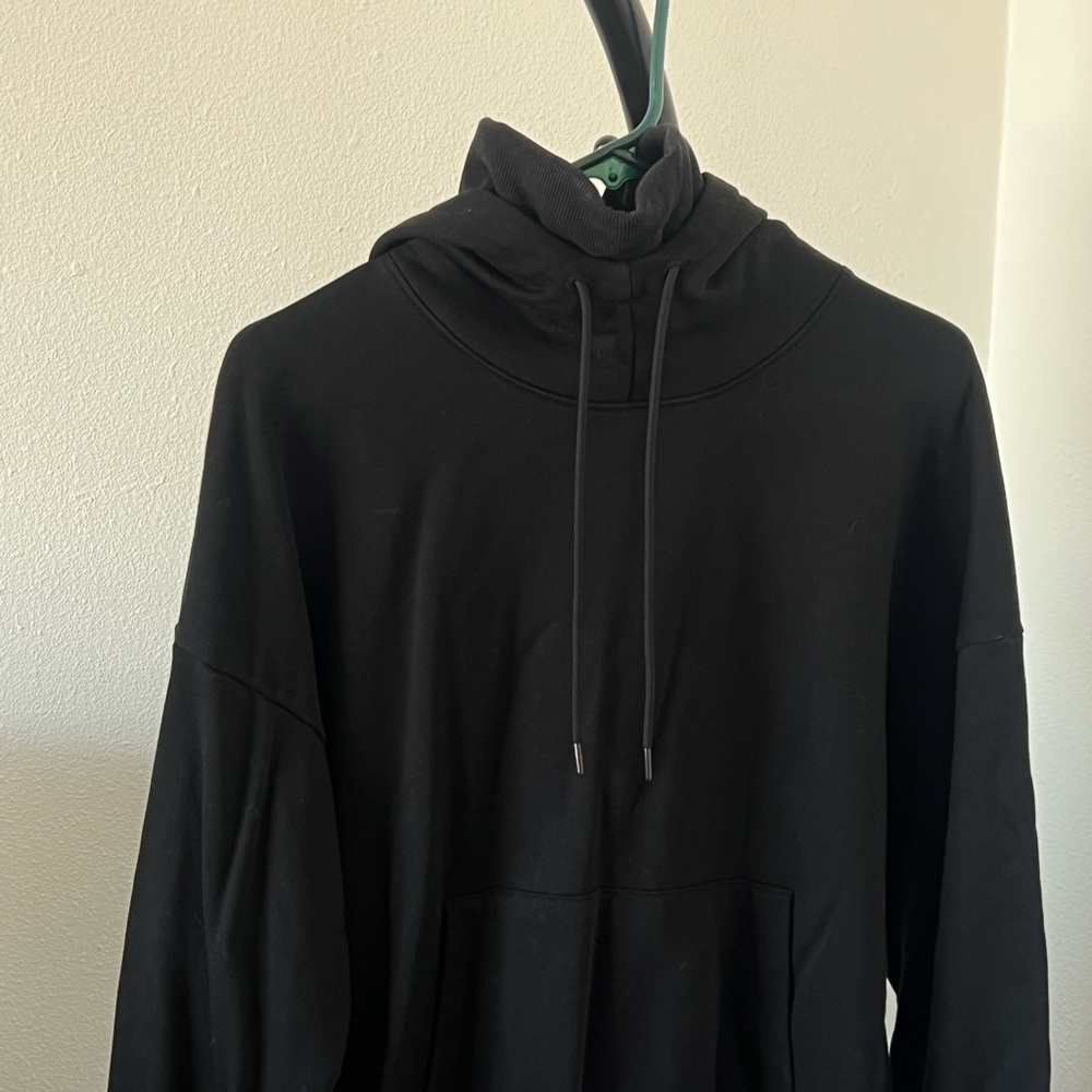 ALO Yoga Black Hoodie Sweatshirt